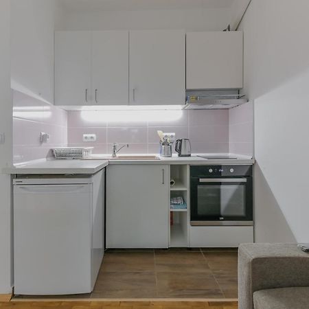 Bright Apartment In The Heart Of The City By Flat Mаnager Sofia Luaran gambar