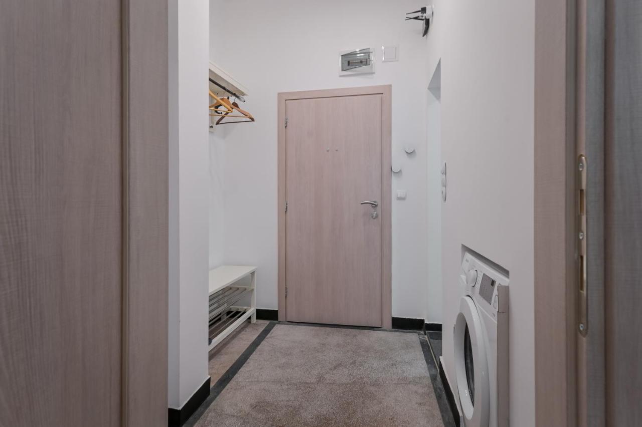 Bright Apartment In The Heart Of The City By Flat Mаnager Sofia Luaran gambar