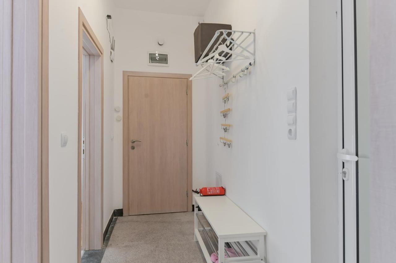 Bright Apartment In The Heart Of The City By Flat Mаnager Sofia Luaran gambar