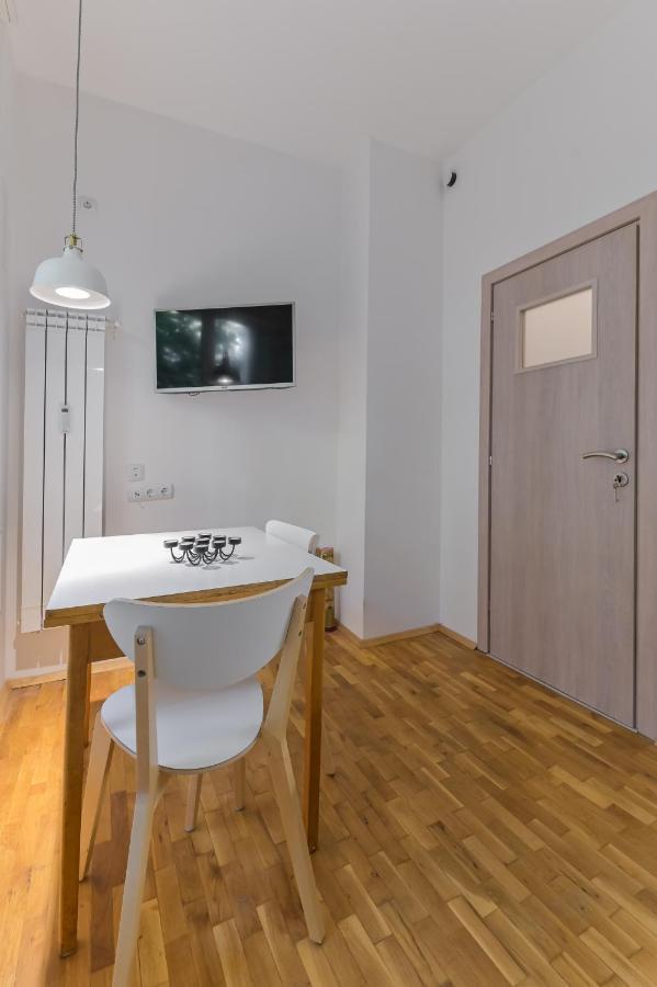 Bright Apartment In The Heart Of The City By Flat Mаnager Sofia Luaran gambar